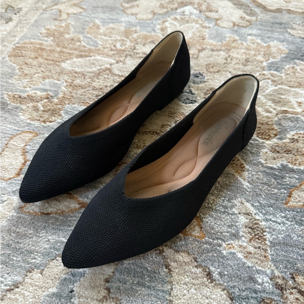Black Women's Flats